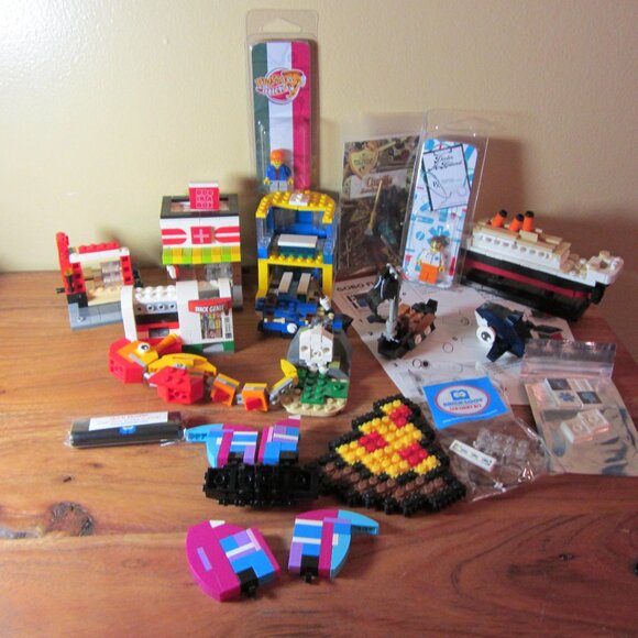 Lego brick loot parts builds instructions inserts mini figs